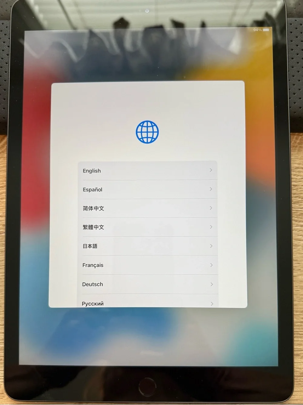 8th Generation- Apple iPad in Space Gray with Black Display Bezel